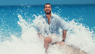 Photo of أحدث جلسة تصوير للمطرب محمد الشرنوبي أثناء تقضية الإجازة الصيفية بالساحل الشمالى