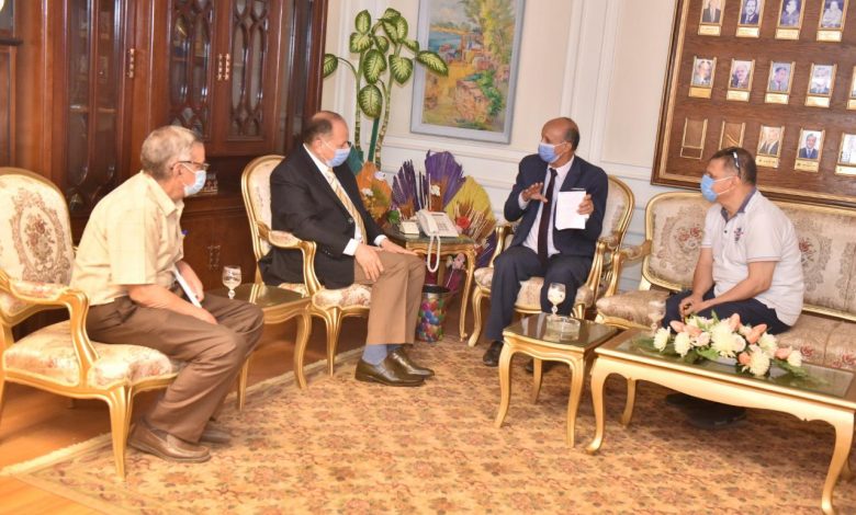 Photo of محمود السعدي: إستعراض الأعمال الجاري تنفيذها في مشروع تأهيل وتبطين الترع والري الحديث