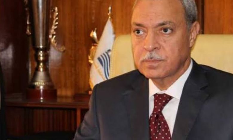 Photo of الهجان يقدم واجب العزاء لأسرة شهيد الشرطة بقرية شبلنجة