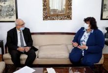 Photo of وزيرة الثقافة تبحث مع رؤساء القطاعات إصدار مطبوعات تنويرية