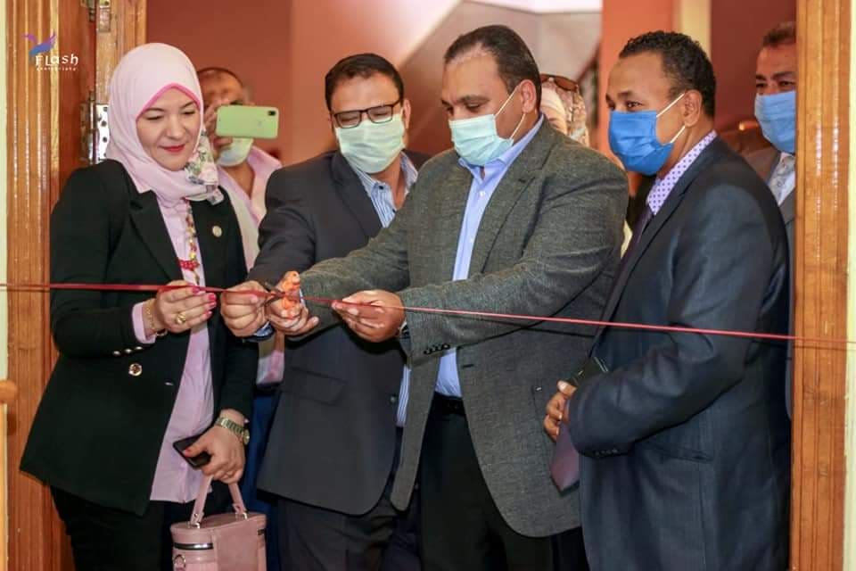 بالصور.. افتتاح معرض توظيف المنتجات النسيجية الابتكارية بنوعية بنها
