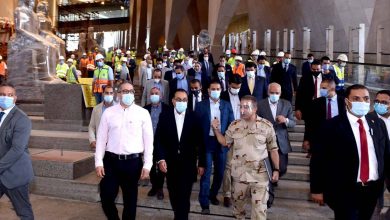 Photo of مدبولي يتفقد موقع العمل بمشروع المتحف المصري الكبير