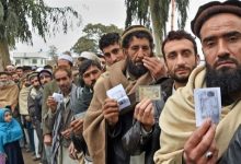 Photo of مقتل أكثر من 15 شخصا أفغانيا في حادث تدافع أمام القنصلية الباكستانية 