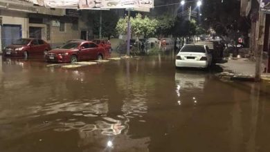 Photo of بالصور.. شارع خدمة إجتماعية يغرق في شبر ونص “انفجار ماسورة مياه”