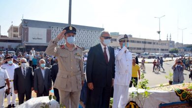 Photo of احتفالاً بالذكرى ال٤٧ لإنتصارات أكتوبر “الهجان” يضع إكليل الزهور على النصب التذكارى للجندى المجهول