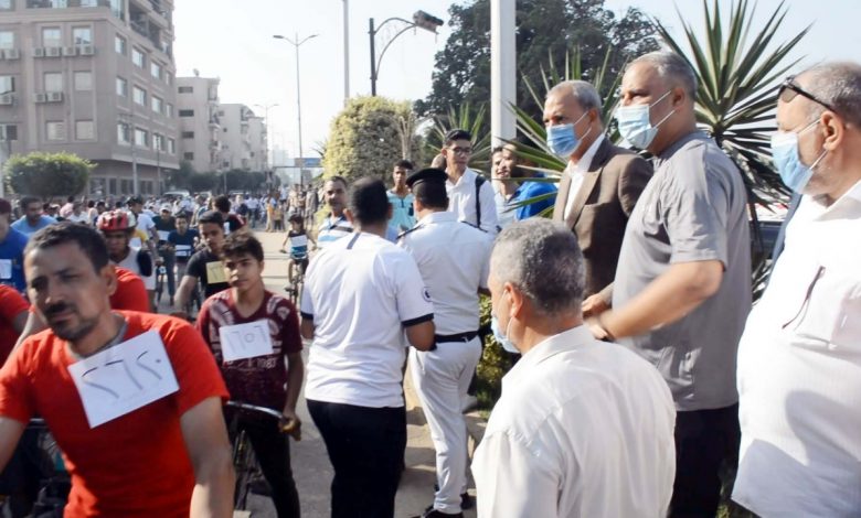 Photo of صور وفيديو… محافظ القليوبية يطلق اشارة البدء لمارثون سباق الدراجات