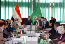 Photo of الهجان يستعرض مع رئيس هيئة التخطيط العمراني مشروع المخطط الإستراتيجي للتنمية العمرانية للمحافظة