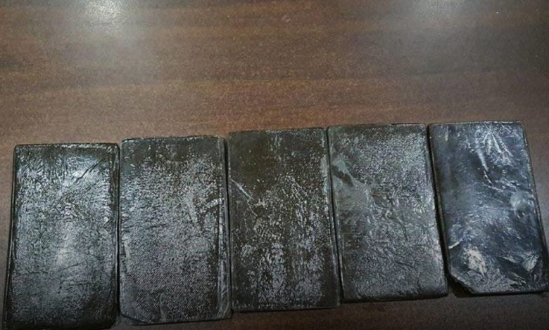 Photo of ضبط شخصين بحوزتهما كمية من مخدر الحشيش