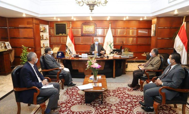 Photo of سعفان يبحث أوضاع العمالة الغير منتظمة في مختلف القطاعات