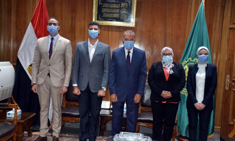 Photo of محافظ القليوبيه يستقبل وفدا من متدربي البرنامج الرئاسي لتأهيل الشباب للقيادة