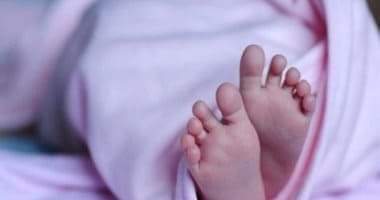 Photo of شاب قاصر وشقيقته يحاولان التخلص من طفلهما بإلقائه بالترعة بمساعدة أبيهم
