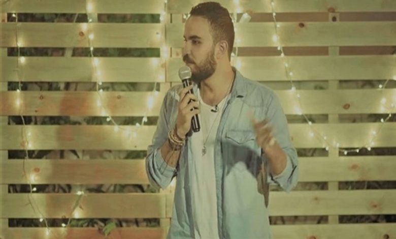 Photo of مغردون: يقحمون صاحب فيديو السخرية من إذاعة القرآن الكريم… شكلك مش ظريف