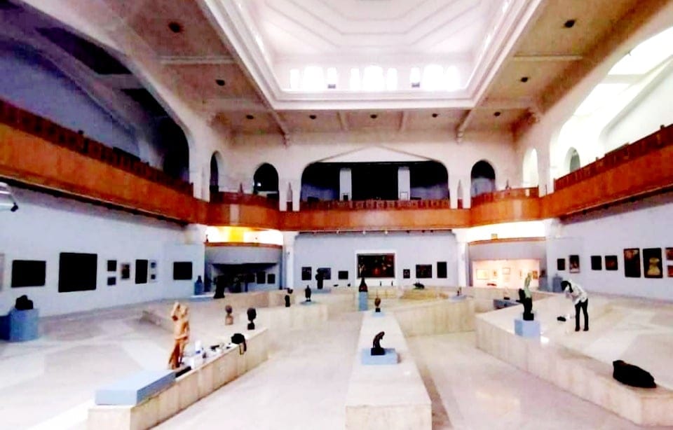 التيار الكهربائي