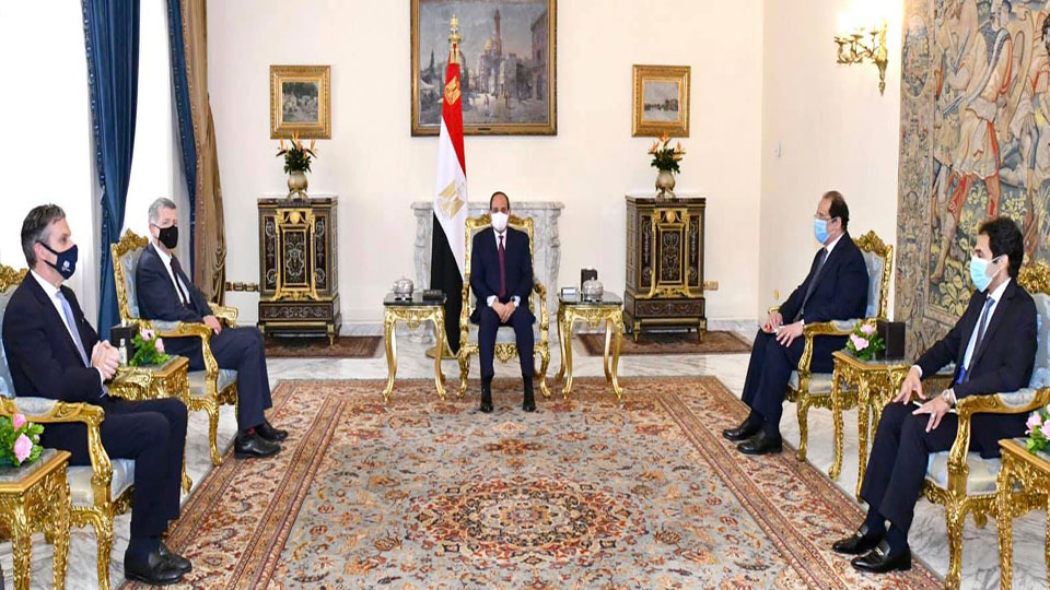 السيسي يستقبل رئيس المخابرات البريطانية