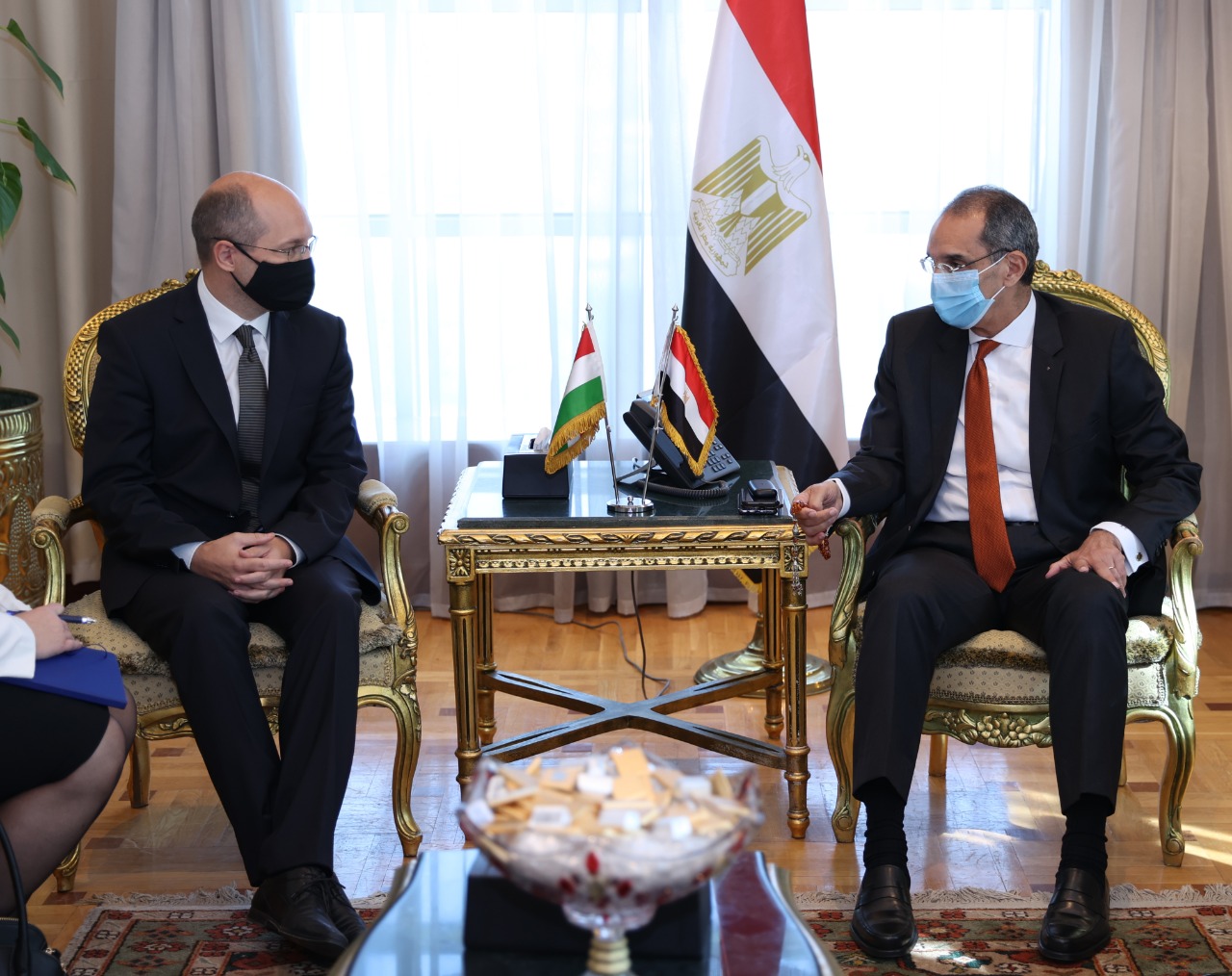 وزير الاتصالات وتكنولوجيا المعلومات يبحث مع سفير جمهورية المجر بالقاهرة