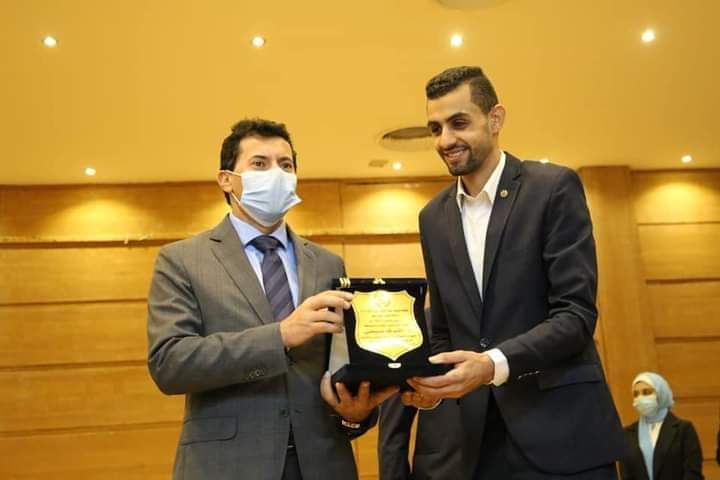 الشباب والرياضة