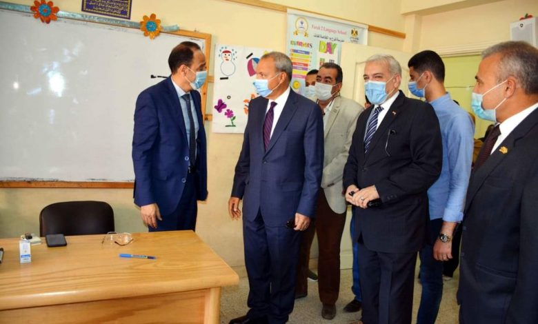 Photo of في ثاني أيام انتخابات مجلس النواب 2020 ……محافظ القليوبية يتفقد عددا من اللجان الانتخابية في الخصوص وشبين القناطر والخانكة وبنها