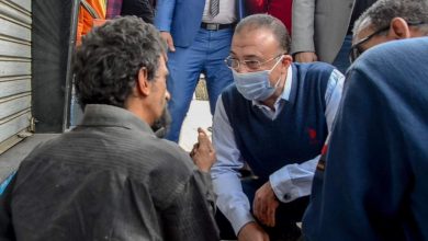 Photo of الشريف يأمر بتحويل شخص بلا مأوى إلى المستشفى لتلقى العناية الطبية