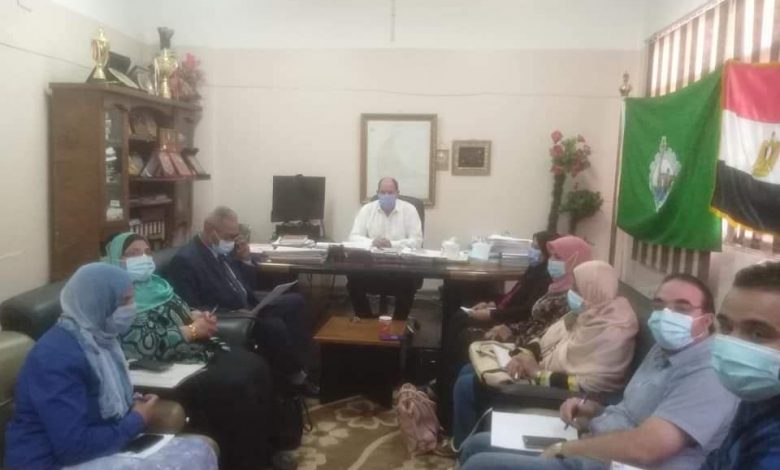 Photo of حمدى الطباخ يعقد إجتماعا إستعدادا للموجة الثانية من الكورونا