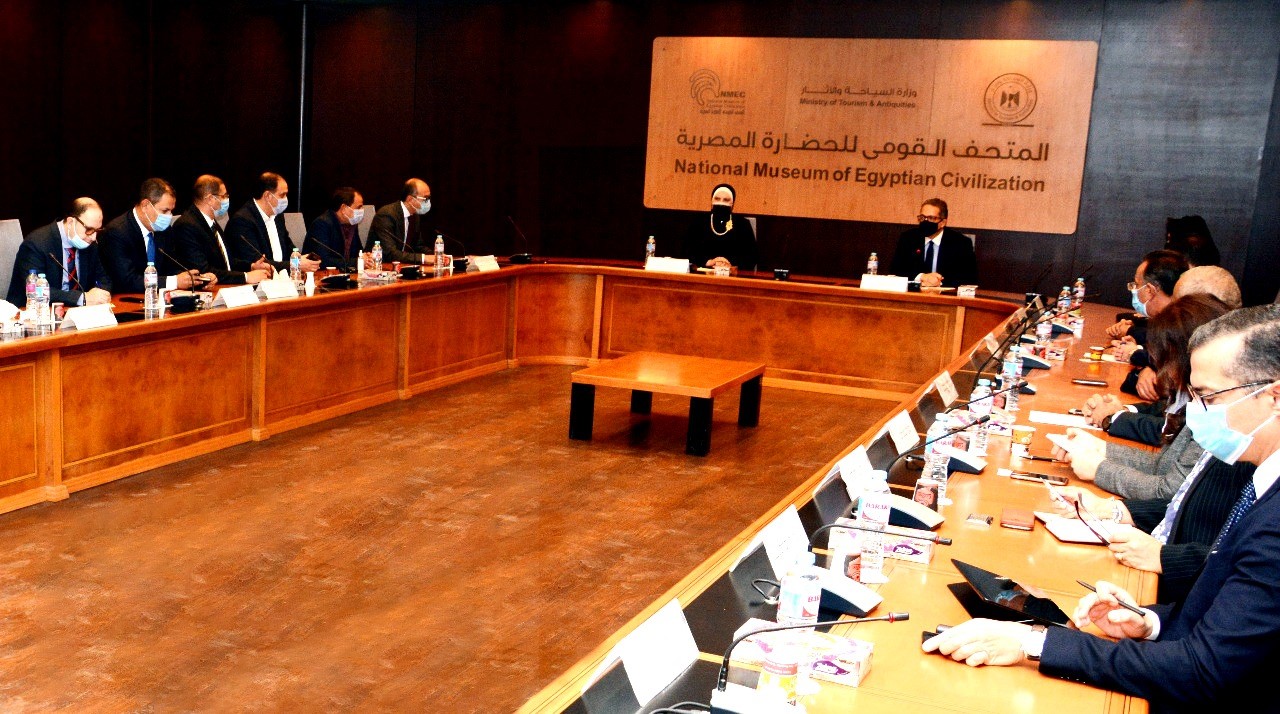 السياحة والتجارة