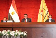 Photo of عبدالغفار يؤكد الالتزام بانتظام الدراسة والإجراءات الاحترازية