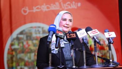 Photo of وزيرة التضامن الاجتماعي: المتطوعون والعاملون بالهلال الأحمر أدوا دورهم باحترافية وكفاءة