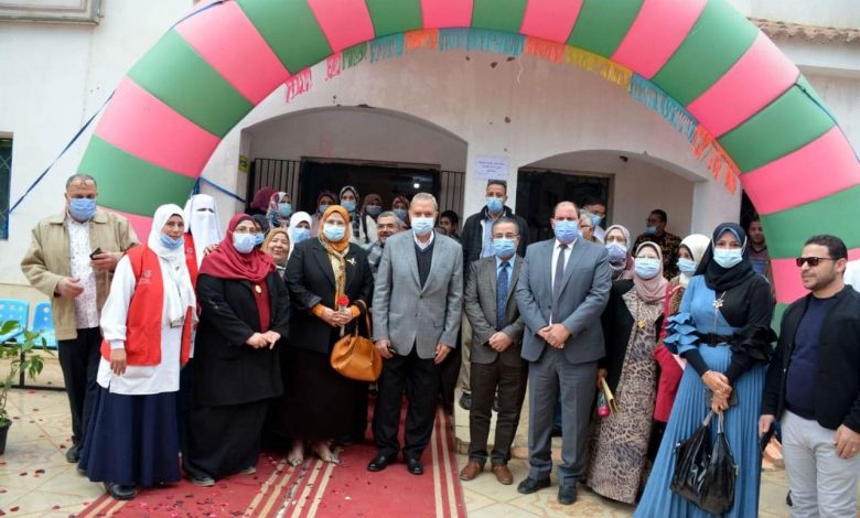 Photo of الهجان يتفقد الوحدة الصحية بميت راضي بحضور مساعدة وزيرة الصحة