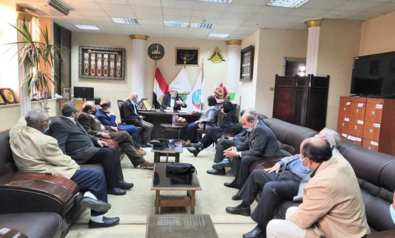 Photo of القاضي يجتمع بأساتذة قسم التخدير لمناقشة التجديدات ووضع الخطة المستقبلية