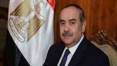 Photo of وزيرالطيران يهنئ عاملي مطار شرم الشيخ بالحصول على شهادة الاعتماد الصحي