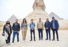 Photo of مينا مسعود سفير مبادرة “اتكلم عربي” يزور الأهرامات وأبو الهول
