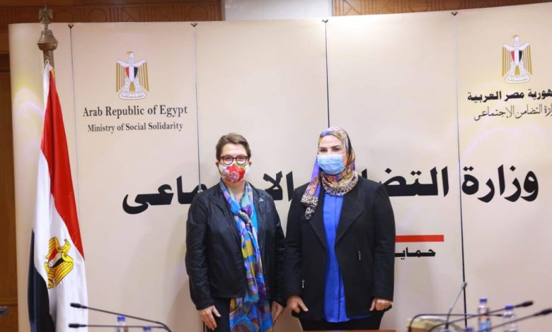 Photo of القباج: مصر تهتم بتناول قضايا الطفولة من منظور حقوقي