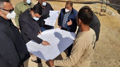 Photo of الشربيني يتفقد عدداً من مشروعات الخدمات والطرق بالمدينة