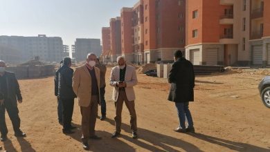 Photo of عبدالعزيز يقوم بجولة تفقدية لمتابعة سير العمل بمشروع عمارات “السلام”