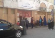 Photo of إصابة «سائق» و«عامل» في حادث تصادم سيارة بعمود إنارة