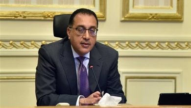 Photo of مدبولي يستعرض تقريرا حول جهود لجنة الاستغاثات الطبية خلال عام  2020