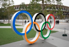 Photo of استطلاع: 80% من اليابانيين يؤيدون إلغاء أو إرجاء “أولمبياد طوكيو”