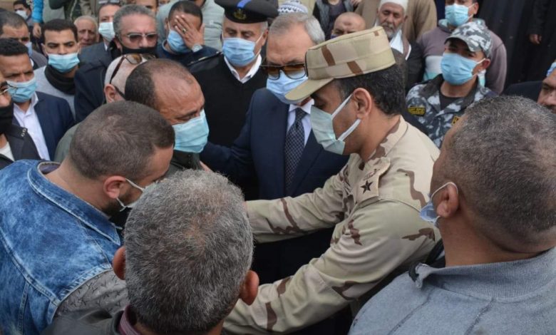 Photo of محافظ القليوبية يشارك في تشييع جنازة شهيد سيناء محمد عبد الخالق بميت حلفا قليوب
