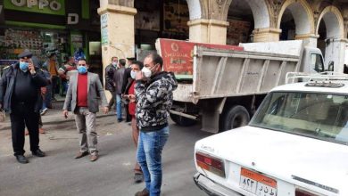 Photo of حملات بالمقطم و الأزبكية لإزالة الإشغالات وغلق المحال المخالفة لإجراءات كورونا