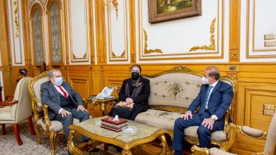 Photo of وزيرا “الإنتاج الحربي” و”التجارة والصناعة” يشهدان توقيع اتفاقية تصنيع مشترك بين (200 الحربي) و (MCV) في مجال تصنيع الأوتوبيسات الكهربائية