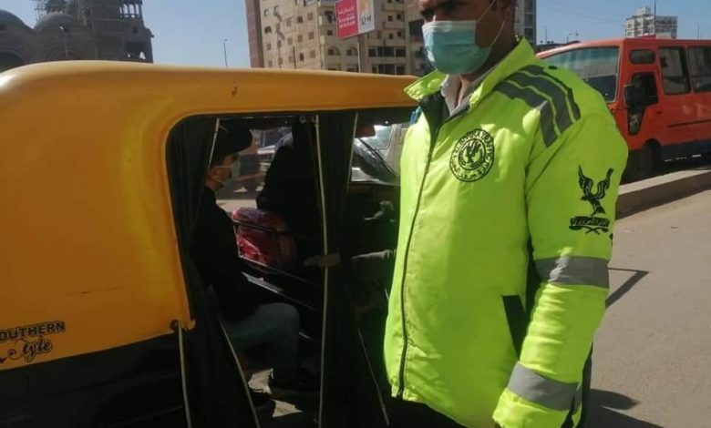 Photo of ضبط ٤١ توك توك وسيارة للسير بدون ترخيص لمخالفة خط السير، ورفع ١٤٦ حالة إشغال طريق بنطاق المحافظة