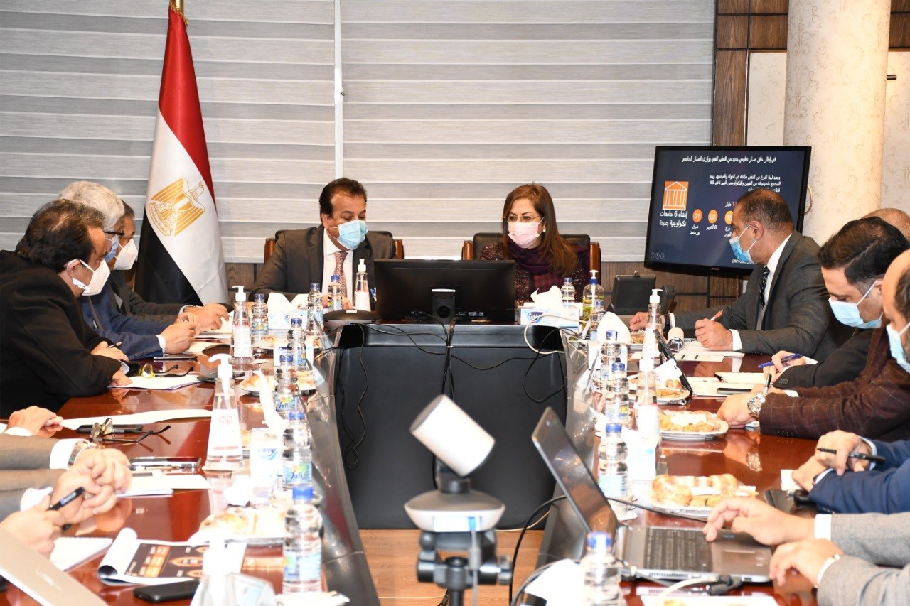 عبد الغفار: التوسع فى إنشاء مؤسسات تعليمية وبحثية متنوعة لاستيعاب الزيادة فى أعداد الطلاب
