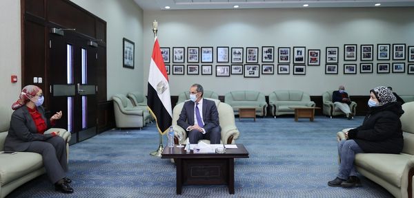 وزير الاتصالات: نحرص على تمكين الشباب فى سوق العمل الحر عبر الانترنت