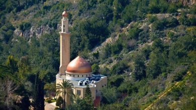 Photo of السلطات اللبنانية تقرر فتح المساجد غدا لإقامة صلاة الجمعة فقط