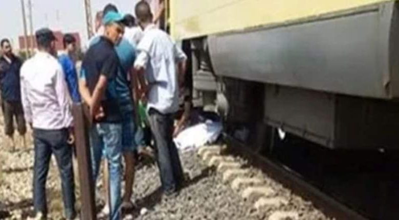 Photo of سقوط شخص تحت عجلات قطار بني سويف وأصيب ببتر في الذراعين والساقين