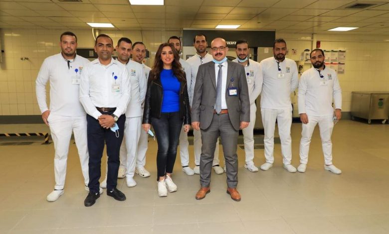 Photo of الفنانه أنغام تزور مستشفي الناس الأهلية للأطفال