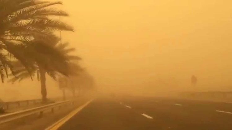 أصابة 37 عاملة بأختناق في المنيا بسبب العاصفة الترابية