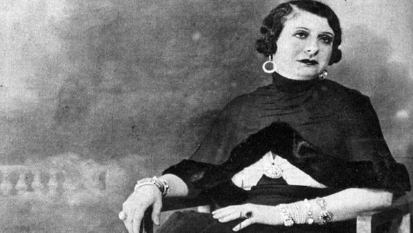 "زي النهارده" وفاة سلطانة الطرب منيرة المهدية 11 مارس