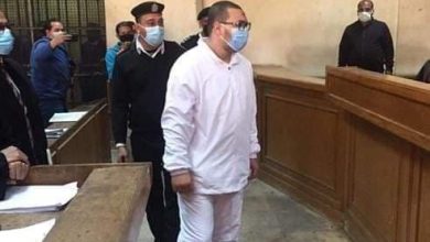 Photo of في أول ظهور له بالمحكمة.. المتهم بالتحرش بطفلة المعادي ينفي الجريمة: «حاجج مرتين وعامل 27 عمرة»