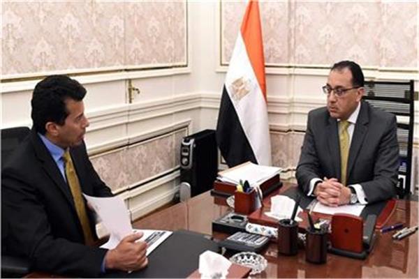 الحكومة تنفى تحمل تكلفة المسحات الطبية للكشف عن كورونا لأندية الدورى