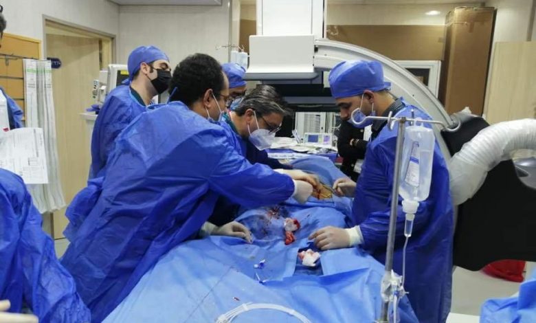 Photo of لأول مرة.. تركيب دعامة بالاورطي لمسن دون تدخل جراحي ببنها الجامعي